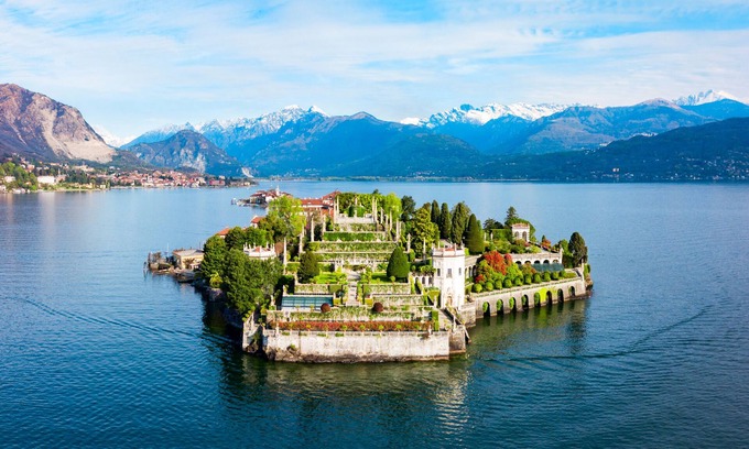 Angera Apartment | Residenza Ludovica by the lake, Angera, Italy