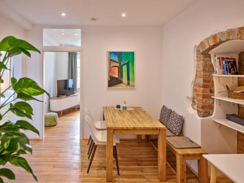 Passau Apartment | RESIDERY zentrale Altbauwohnung mit Arbeitsplatz in der INNstadt