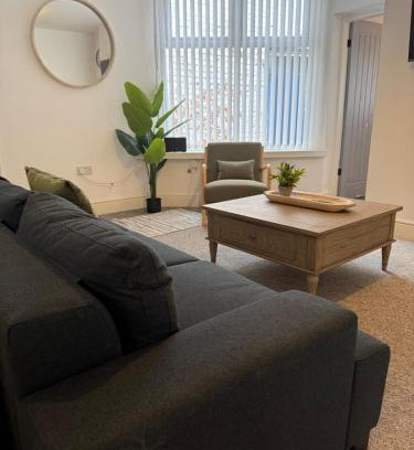 Blyth House | ResiLets - Stanley House - Large, Modern 3 Bed - NEW!