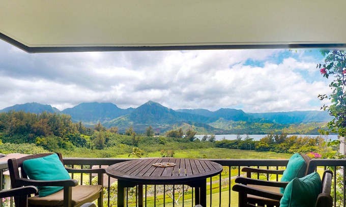 Princeville Condo | Resort getaway with views of Hanalei Bay, pools & tennis