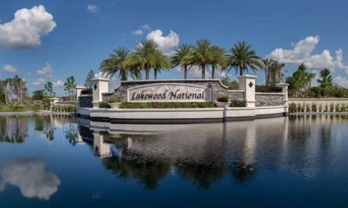 Lakewood Ranch Condo | Resort Style 1st Floor Condo in Amazing Lakewood National Golf Community!