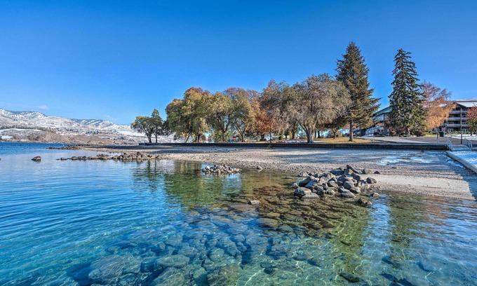 Chelan Apartment | Resort-style Condo w/Lake Chelan & Mtn Views