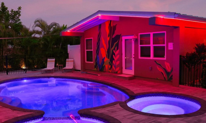 Anna Maria Resort | Resort-Style Ground Floor Suite Heated Pool/Spa 🐢