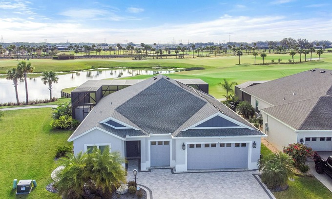 Leesburg House | Resort Style Home in The Villages, FL - Golf & Waterfront Pool Home in Florida