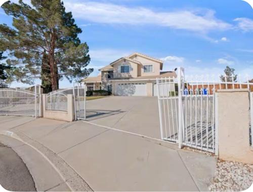 Apple Valley House | Resort Style House