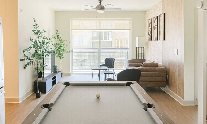 Forest Park Apartment | Resort-Style Retreat | 1 King/2 Queens, Pool table