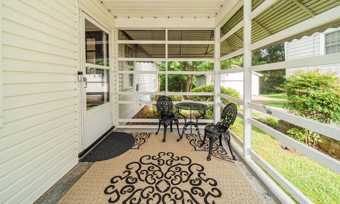 Sans Souci House | Respite Inn-- Monthly Rental 3mi from Downtown Greenville, Furman