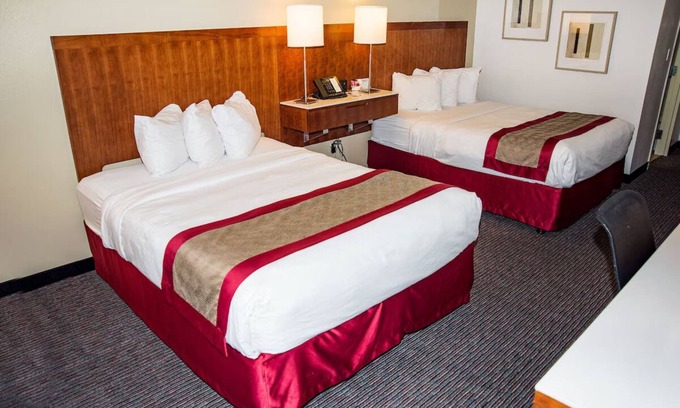 Cedar City Hotel | Rest & Recharge: 2 Comfortable Units Near Nature Hotspots! Pool Access!