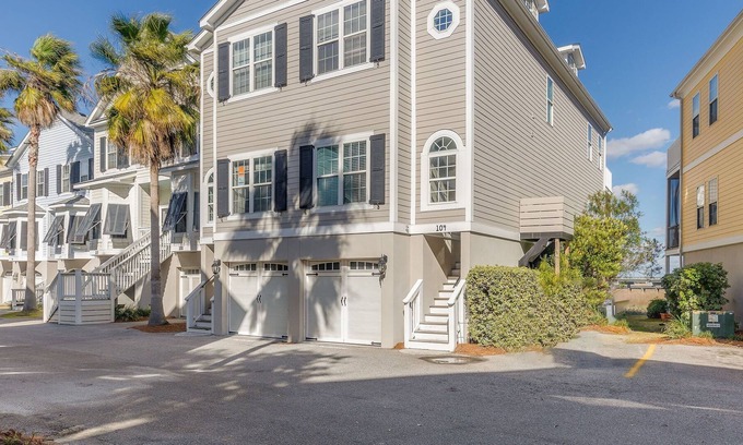 Waters Edge House | *Resting Beach Place* Waters Edge - Close to Everything on Folly