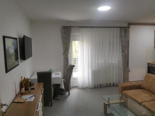 Kursumlija Apartment | Restoran Mijajlovic