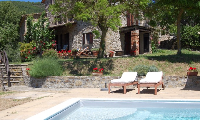 Volerrano House | Restored farmhouse with private pool on Umbria/Tuscany border, breathtaking view