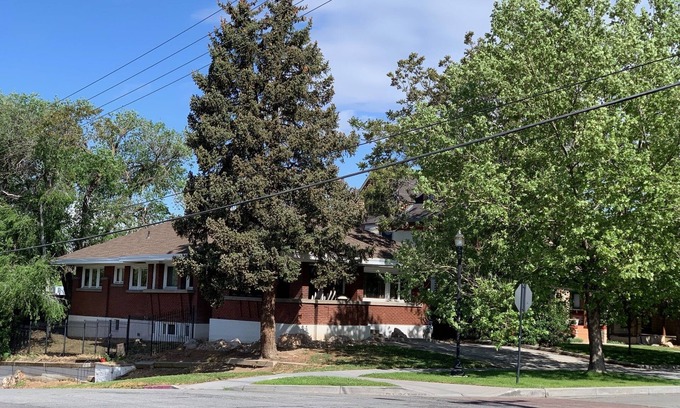 Ogden House | Restored Jefferson Bungalow In The Heart Of The Historic District