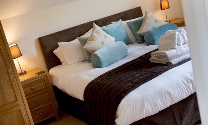 Winnard's Perch House | Retallack Resort Fistral Hot Tub, waterside house