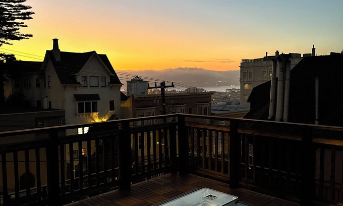 Pacific Heights Apartment | Retreat in San Francisco w/Private Sauna and Deck