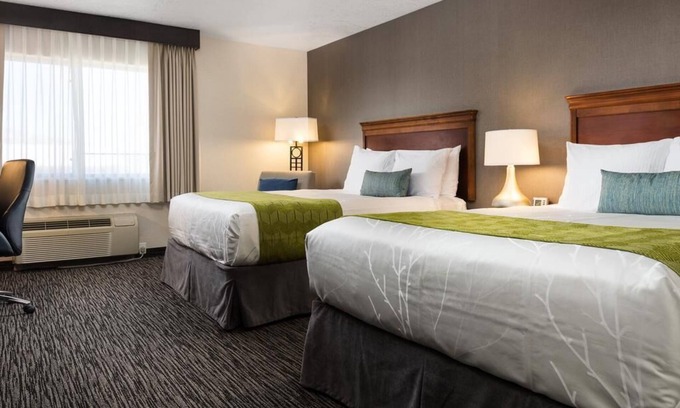 Kimball Junction Hotel | Retreat in the Heart of Park City! Free Breakfast, Indoor Pool, Pets Allowed!