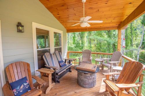 West Jefferson House | Retriever Beach - New River-frontage with Your Own Private Beach! Fire Pits - Games and More!