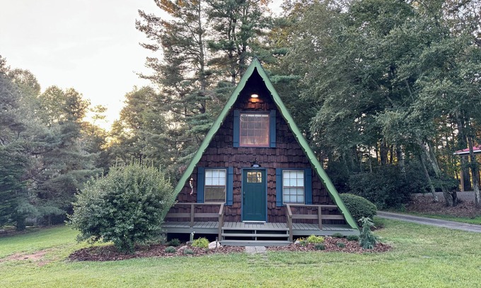 Fancy Gap Cabin | Retro A-Frame Cabin in Fancy Gap minutes from the Blue Ridge Parkway