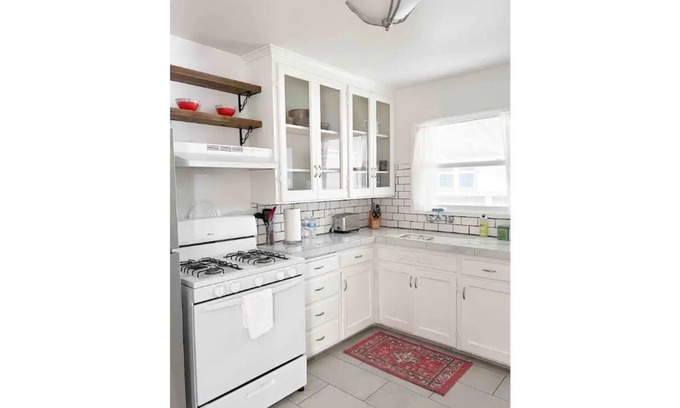 Raisin House | Retro Home Close to All 3 Freeways