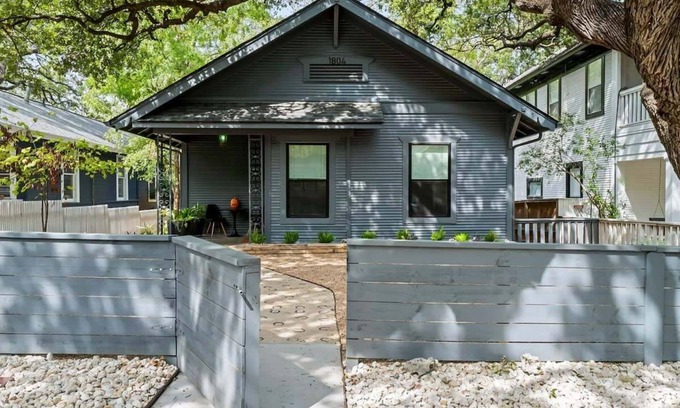 South River City House | Retro SoCo Home | Heated Cowboy Pool | Near ACL