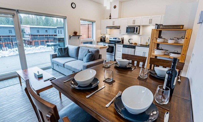 Revelstoke Condo | Revelstoke - Niska's Den