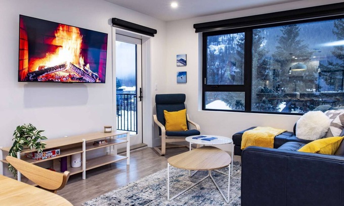 Revelstoke Condo | Revelstoke - Separate Reality Retreat
