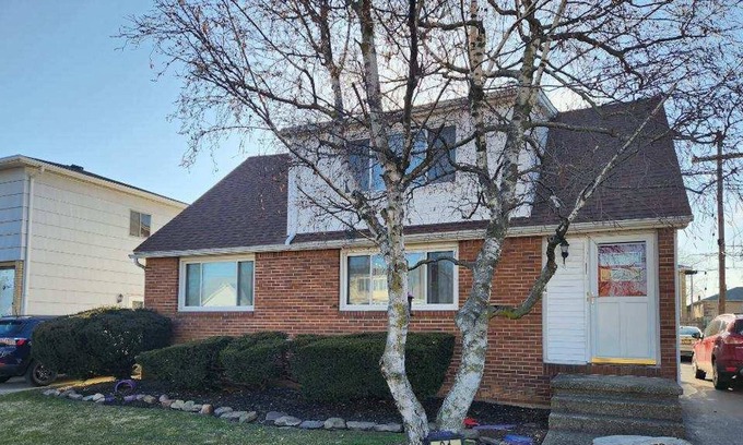 Cheektowaga Apartment | Rex's Flat near the Buffalo Airport