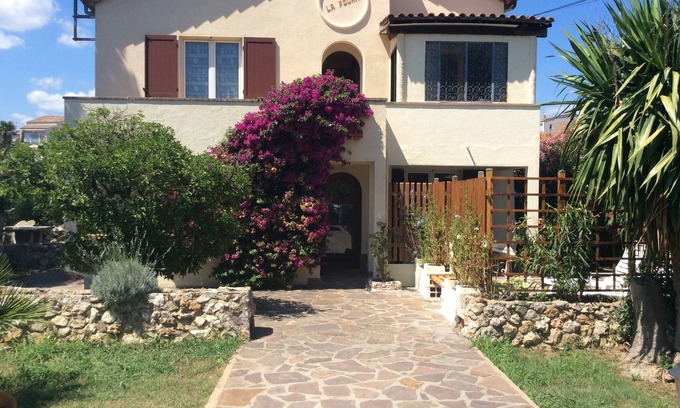 La Bocca Apartment | rez de Chaussée D'une Villa Avec Grand Jardin Situé à 1 KM de la mer