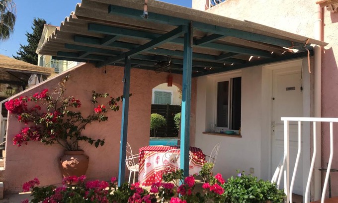 Cagnes-sur-Mer Apartment | Rez de Jardin Villa Cagnes Sur Mer.