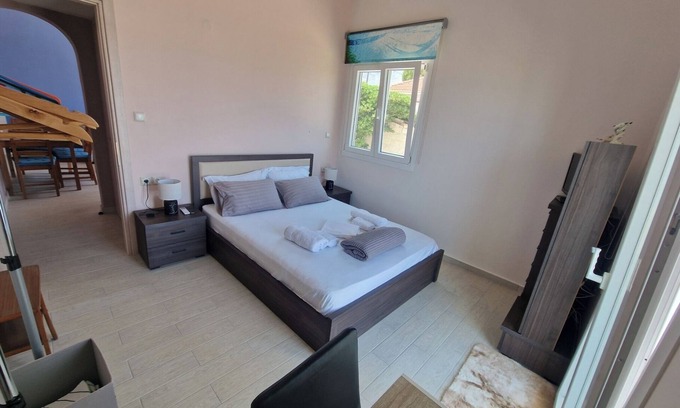 Corinthia Region Apartment | Rhea, Luxury suite on the sea!