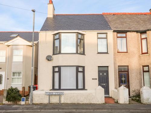 Rhosneigr House | Rhiwlas