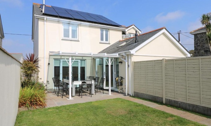 Mullion House | Ridgeback House
