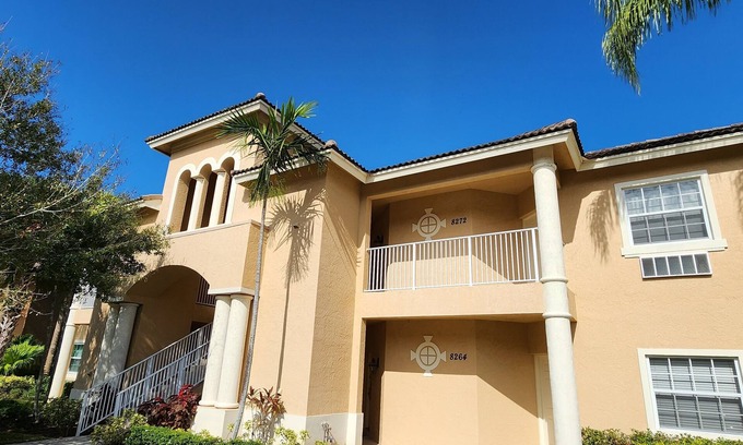 Port Saint Lucie Villa | Right Direction Rentals 1 Bedroom Villa 8272