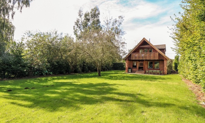 Heacham Cottage | RINGSTEAD LODGE, family friendly, with open fire in Heacham