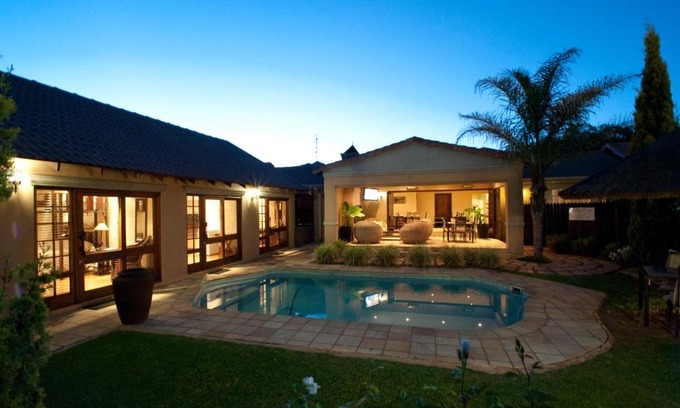 Universitas House | Rise and Shine Lodge