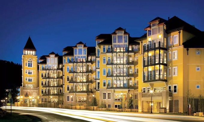 Vail Villa | Ritz Carlton Residences Vail: Luxurious alpine mountain resort home
