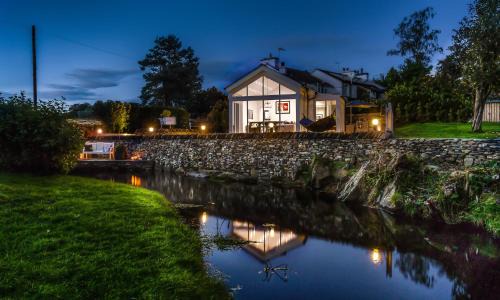 Bowland Bridge House | River Barn