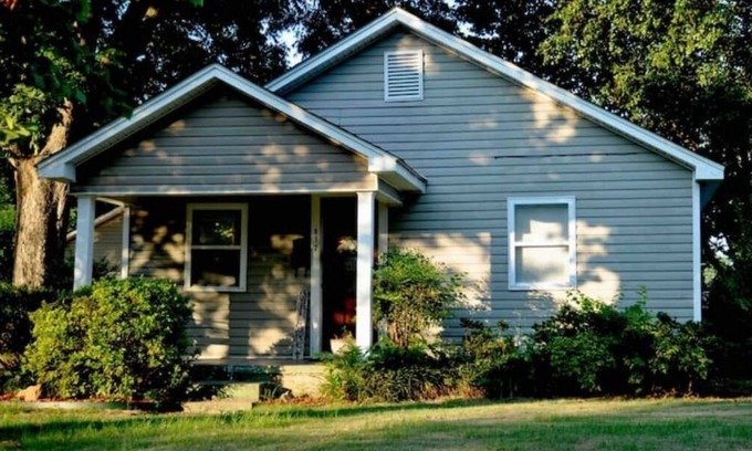 Russellville House | River Bend