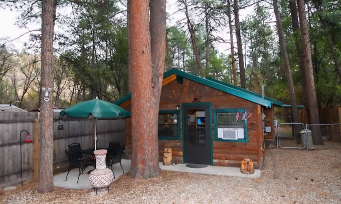 Ruidoso Cabin | River Cabin Summary: