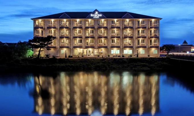 Seaside Hotel | River Inn at Seaside