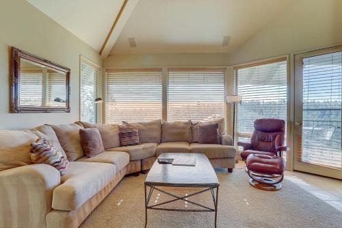 Century West House | River Ridge 416A