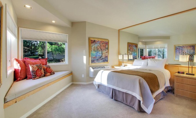 Century West Hotel | River Ridge Suite