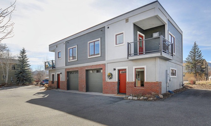 Salida House | River Right! Downtown Salida 2 bd 2 ba, Perfect Location