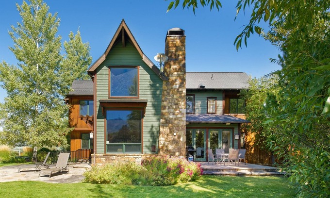 Carbondale House | River Valley Retreat | Luxe Home for 30+ Nights