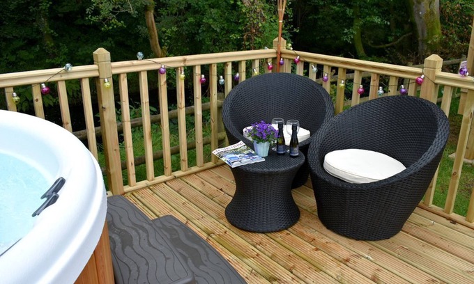 Llanfair Caereinion Cottage | River View 1 is a two berth glamping unit.