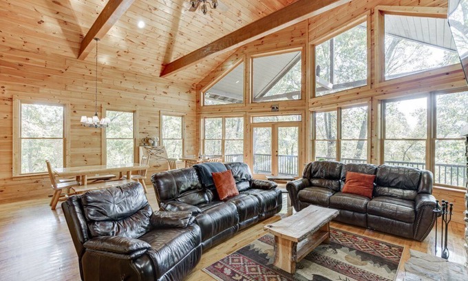 Cleveland Cabin | River Wilds- Spacious Cabin Great For Groups Near Helen, GA
