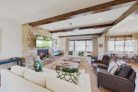 Spicewood Villa | Riverbend Villa #110