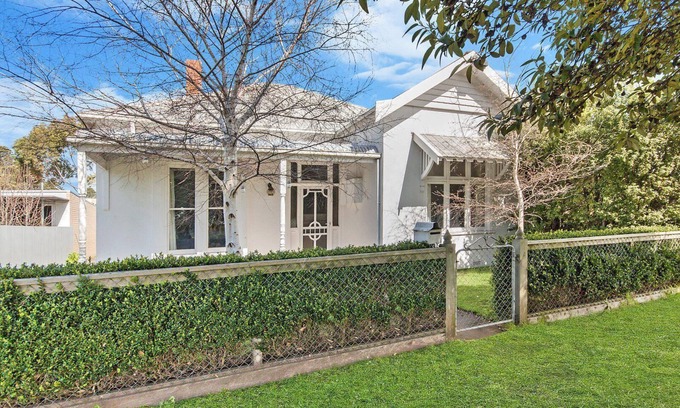Port Fairy House | Riverend Regent - Charmingly Central Home With Tastefully Modern Features
