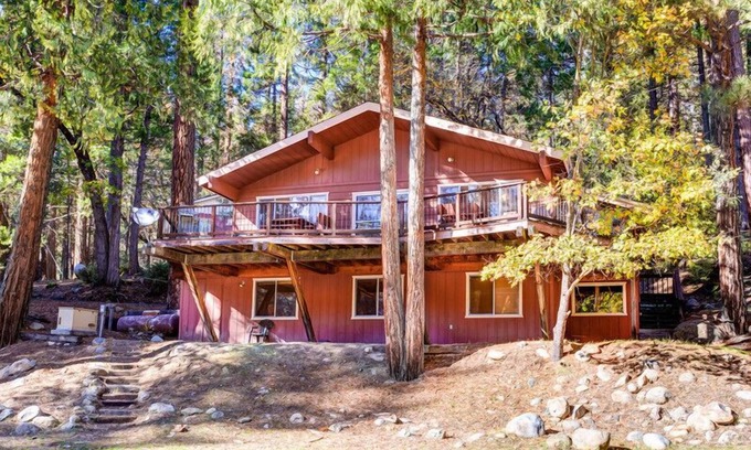 North Wawona Cabin | Riverfront Retreat