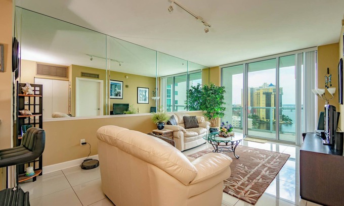 Edgewood Condo | Riverfront 1-bed High Rise Condo close to Historic Downtown Fort Myers!