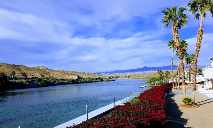 Bullhead City House | Riverfront Condo With Resort Like Amenities